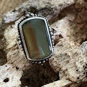Beautiful heavy sterling ring